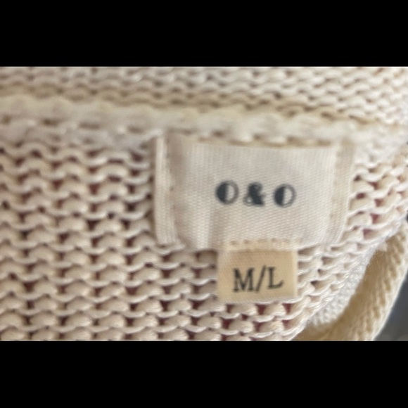 Beautiful Sweater Brand New with tags - Picture 2 of 9